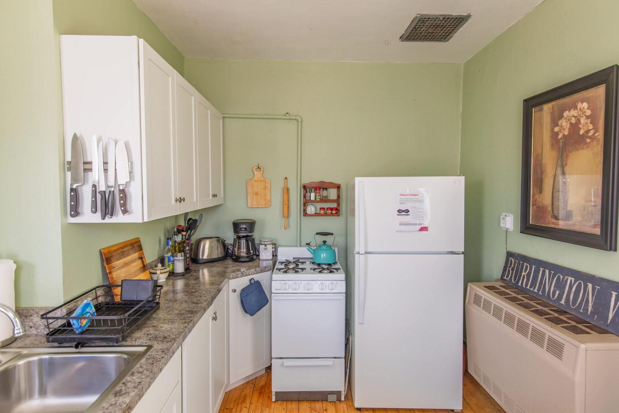 Centrally Located With Lake Views Берлингтон Экстерьер фото