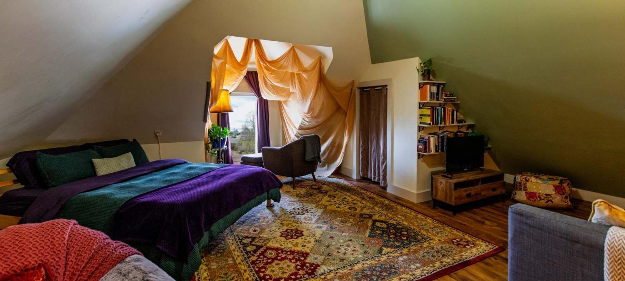 Centrally Located With Lake Views Берлингтон Экстерьер фото